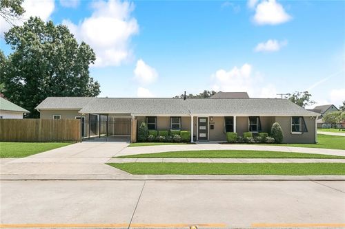 9721 Paula Dr, River Ridge, LA, 70123-1915 | Card Image