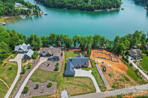 95 Linville View Dr, Nebo, NC, 28761-0354 | Card Image