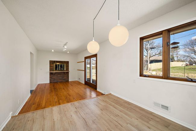 open to the 2nd seating area | Image 13