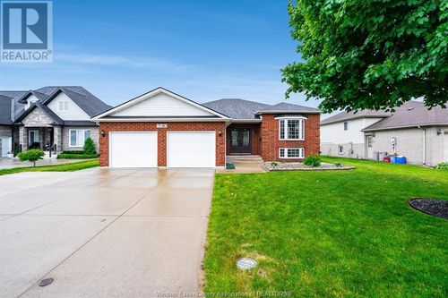 10 Carter Ave, Leamington, ON, N8H5E1 | Card Image
