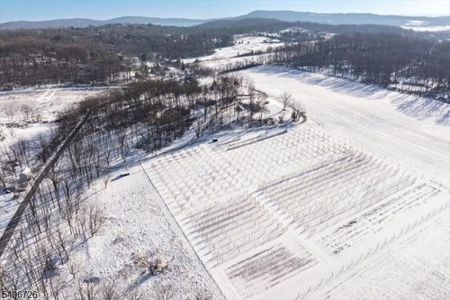 63 Valley Crest Rd, LEBANON, NJ, 08833-3232 | Card Image