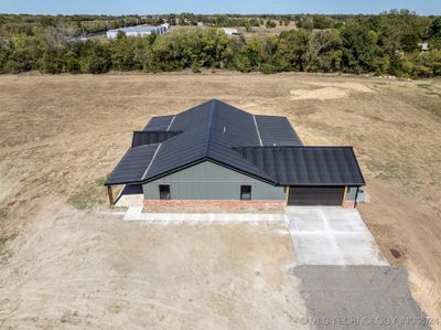 109014 N County Road 3750, House other with 3 bedrooms, 2 bathrooms and null parking in Okemah OK | Image 2