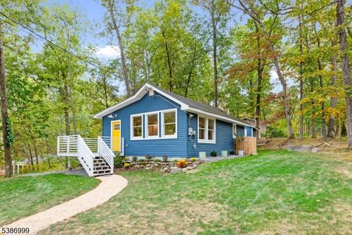 21 Lake Rd, Fredon Twp, NJ, 07860-6472 | Card Image