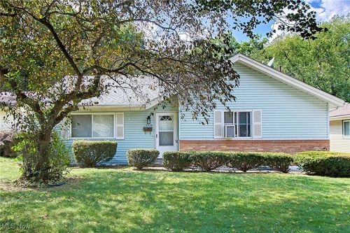 1526 Hilton Drive, Akron, OH, 44313 | Card Image