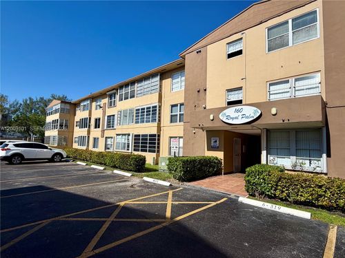 214-160 Royal Palm Rd, Hialeah Gardens, FL, 33016-4624 | Card Image