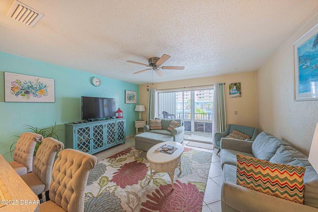 Living Room | Image 7