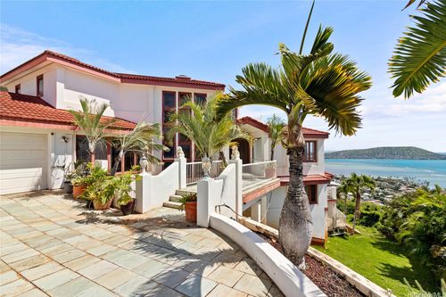 483 Maono Loop, Honolulu, HI, 96821-2526 | Card Image