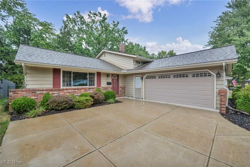 22534 Bard Ave, Fairview Park, OH, 44126-2907 | Card Image