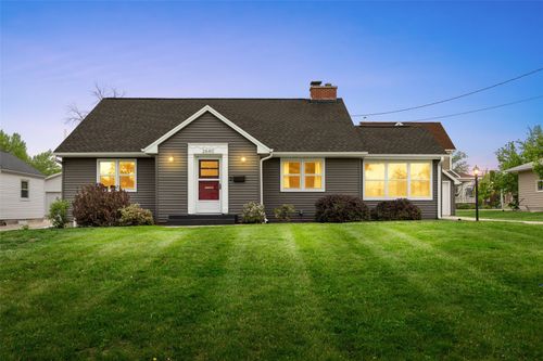 2640 5th Ave Se, Cedar Rapids, IA, 52403-2956 | Card Image