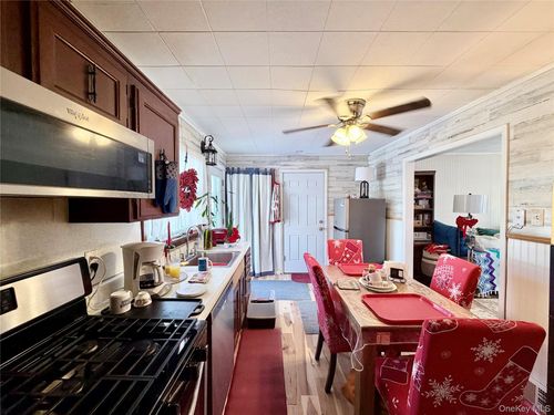 16 Gariss St, Port Jervis, NY, 12771-2817 | Card Image