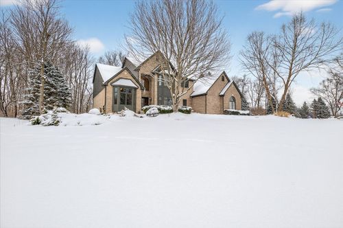 10056 Rosemarie Run, Brighton, MI, 48114-7657 | Card Image