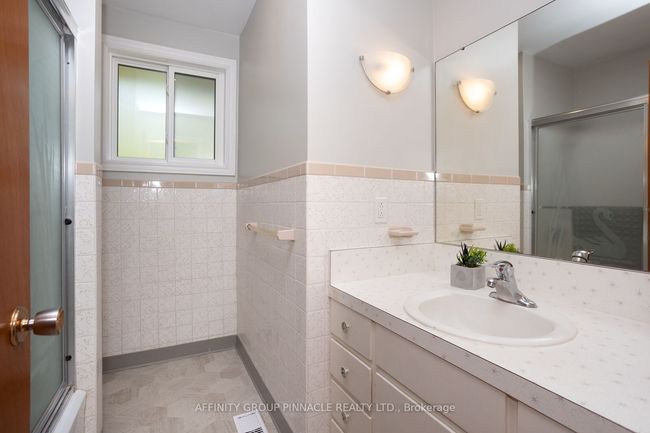 44 St David St, House other with 5 bedrooms, 2 bathrooms and 4 parking in Lindsay ON | Image 13