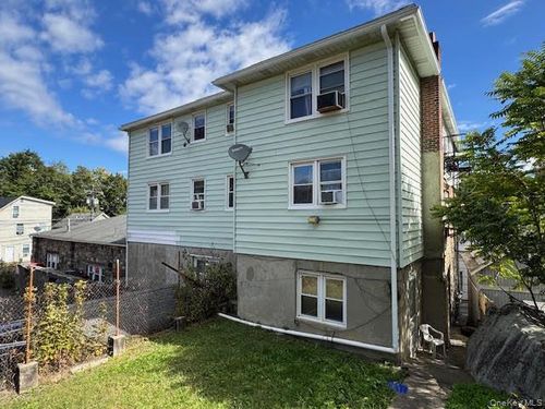 13 Mountain Ave, Highland Fls, NY, 10928-1712 | Card Image