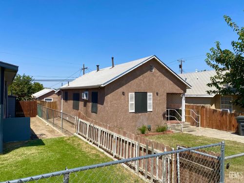 202 Philippine St, Taft, CA, 93268-3825 | Card Image