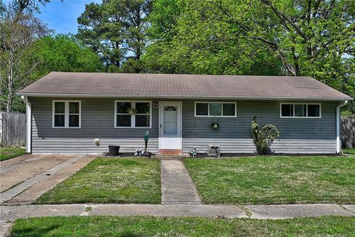 418 Gloucester Ave, Portsmouth, VA, 23702-1928 | Card Image