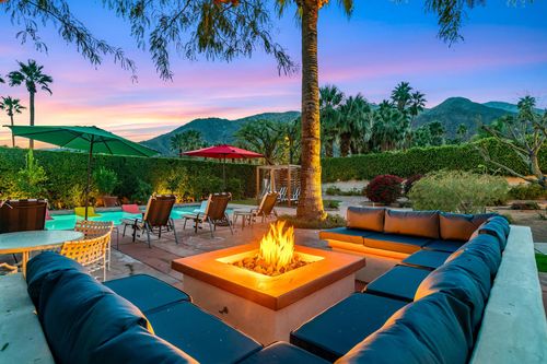 484 W Stevens Rd, Palm Springs, CA, 92262-4226 | Card Image