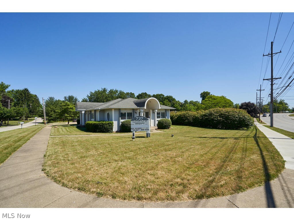 727 Graham Rd, Cuyahoga Falls, OH 44221