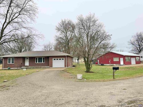 111 Garrettson St, Burlington, KS, 66839-1222 | Card Image