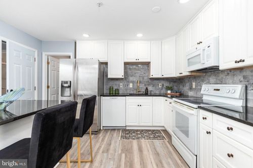 apt-120-11602 Masters Ln, BERLIN, MD, 21811-3291 | Card Image