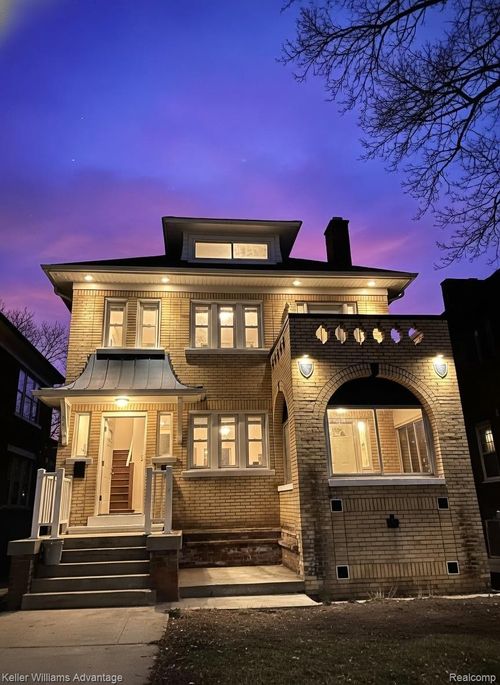2030 Hazelwood St, Detroit, MI, 48206-2282 | Card Image