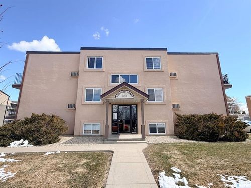 3-2251 St Henry Ave, Saskatoon, SK, S7M0P5 | Card Image