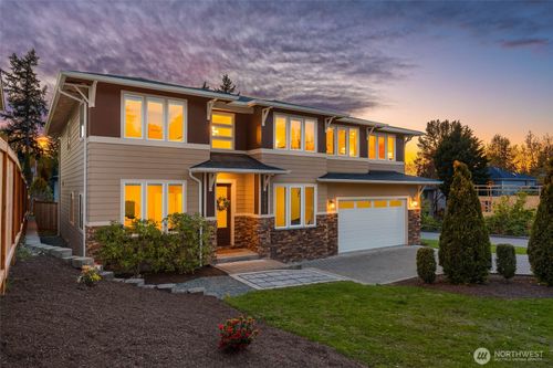 10219 125th Ave Ne, Kirkland, WA, 98033-8813 | Card Image
