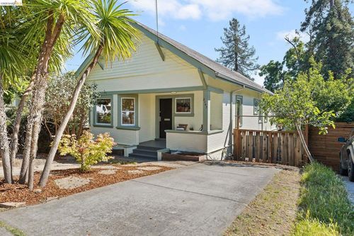 2143 E 28th St, Oakland, CA, 94606-3543 | Card Image
