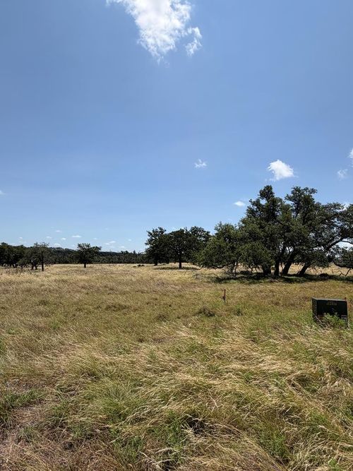 77-THRIVING OAK DR Thriving Oak Dr., Fredericksburg, TX, 78624 | Card Image