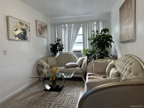 36 35th St, Astoria, NY, 11106-1342 | Card Image