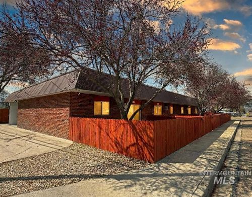 160 Nw 3rd Ave, Ontario, OR, 97914-2427 | Card Image