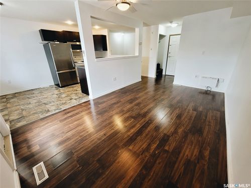 107-515 28th Street E, Prince Albert, SK, S6V1X8 | Card Image