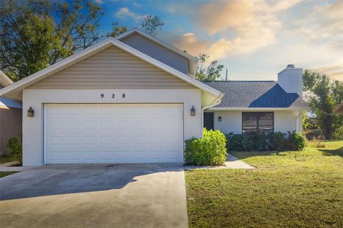 928 Laurel Ave, VENICE, FL, 34285-7831 | Card Image
