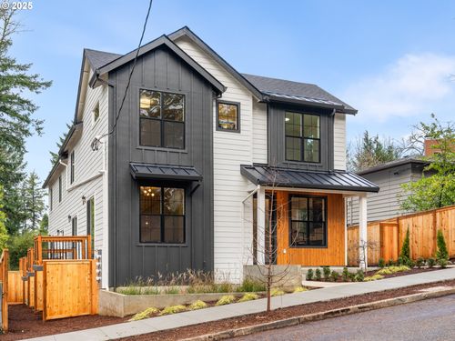 5217 Sw Vacuna St, Portland, OR, 97219-7384 | Card Image