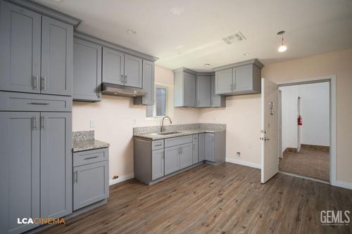 a-428 Center St, Taft, CA, 93268 | Card Image