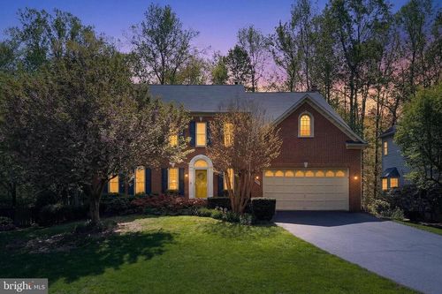 5013 Lincoln Dr, FAIRFAX, VA, 22030-8239 | Card Image