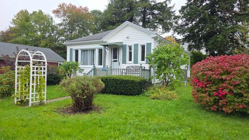 181 Crescent St, Bridgewater, NS, B4V1L1 | Card Image