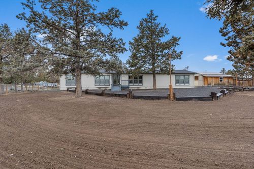 4229 Se Tillamook Loop, Prineville, OR, 97754-8879 | Card Image