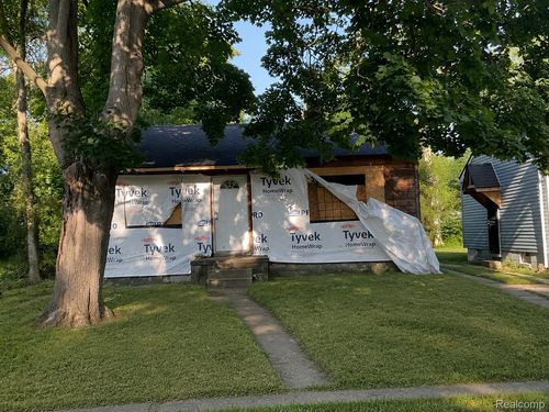 19454 Ferguson St, Detroit, MI, 48235-2417 | Card Image