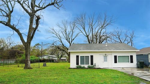 1629 Walnut St, Muskogee, OK, 74403-1427 | Card Image
