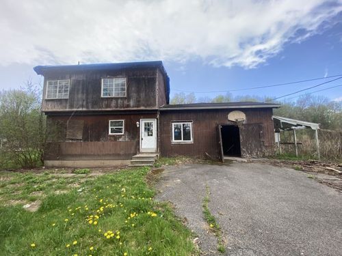 582 Curran Rd, Shortsville, NY, 14548-9216 | Card Image