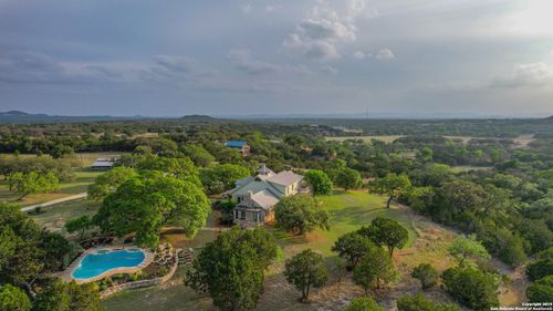 597 Krause Rd, Pipe Creek, TX, 78063-5821 | Card Image