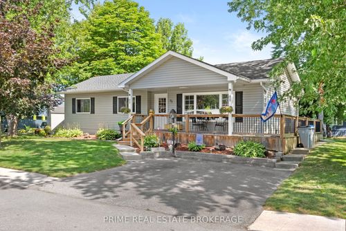93 Shannon Blvd, Grand Bend, ON, N0M1T0 | Card Image