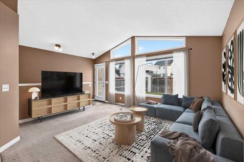 342 Prestwick Cir Se, Calgary, AB, T2Z4P4 | Card Image