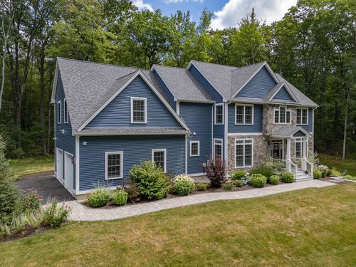 28 Singh Dr, Dover, NH, 03820-4834 | Card Image