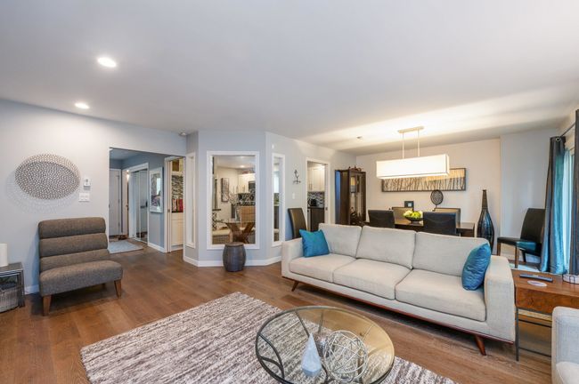 1452 Stevens St, Townhouse with 3 bedrooms, 3 bathrooms and 5 parking in White Rock BC | Image 8