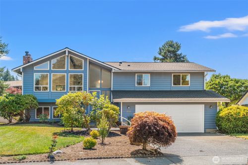 10526 237th Pl Sw, Edmonds, WA, 98020-5769 | Card Image