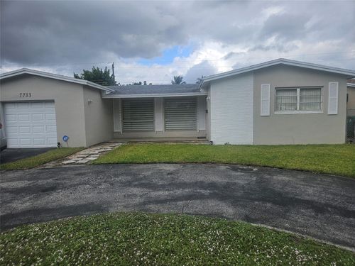 7733 Embassy Blvd, Miramar, FL, 33023-6407 | Card Image