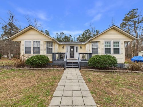 4235 W Courthouse Rd, Crewe, VA, 23930-4009 | Card Image