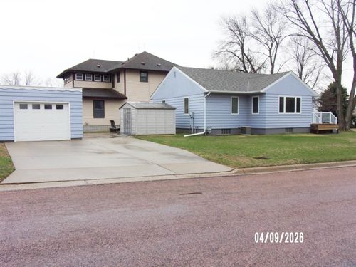 1322 Avenue I, Hawarden, IA, 51023-1849 | Card Image