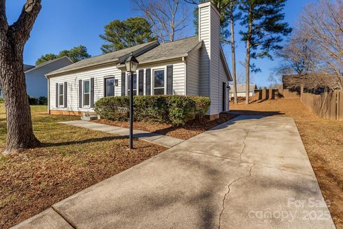 2334 Snow Creek Ln, Charlotte, NC, 28273-3157 | Card Image